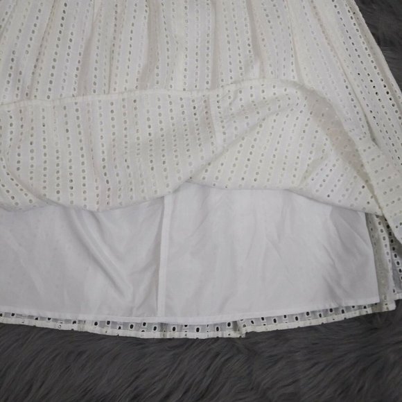Liz Claiborne Eyelet Flare Skirt Size 6P - Picture 3 of 6